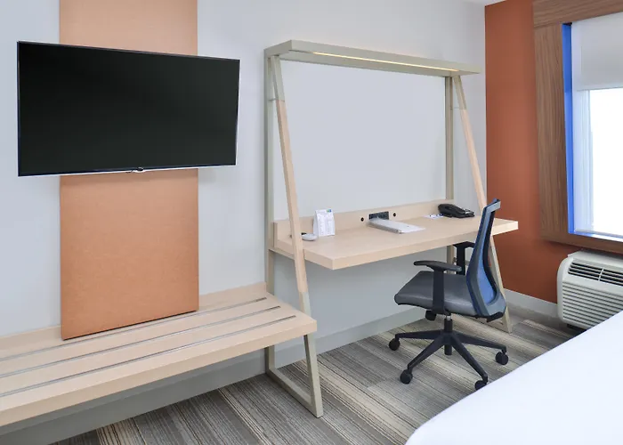 Holiday Inn Express & Suites - Southgate - Detroit Area By Ihg